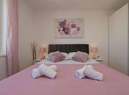 Zadar Urban Seaside Apartment