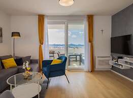 Zadar Urban Seaside Apartment