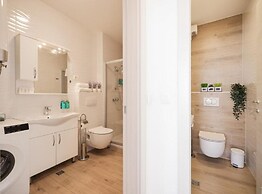 Zadar Urban Seaside Apartment
