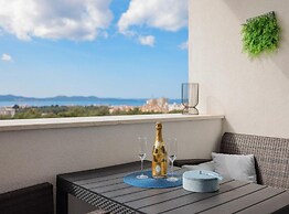 Zadar Urban Seaside Apartment