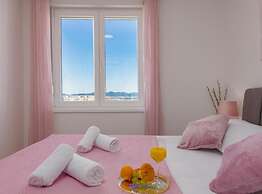 Zadar Urban Seaside Apartment