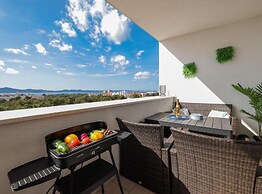 Zadar Urban Seaside Apartment