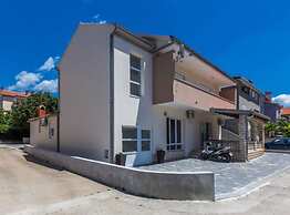 Spacious Two sis Apartments in Zadar With Terrace