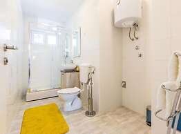 Spacious Two sis Apartments in Zadar With Terrace