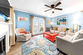 Fun First Floor Condo With Pool hot tub gym and Tennis Courts