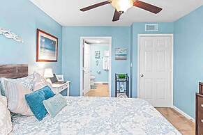 Fun First Floor Condo With Pool hot tub gym and Tennis Courts