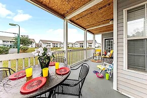 Fun First Floor Condo With Pool hot tub gym and Tennis Courts