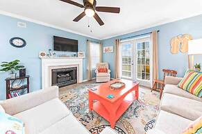 Fun First Floor Condo With Pool hot tub gym and Tennis Courts