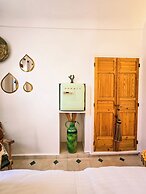 Riad Larbi Khalis