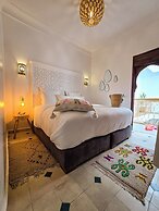 Riad Larbi Khalis