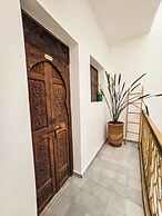Riad Larbi Khalis