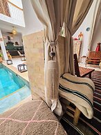 Riad Larbi Khalis