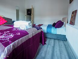 Couldon Lodge  Family Room 3