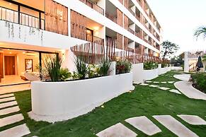 Loch Tulum by The Spot Rentals