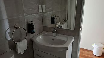 1 Double 2 single 2 Sofa Beds Suite 4
