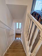 Fantastic Large Room with  free parking