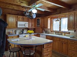 Rustic Modern Cabin w Hot Tub 1 5 hrs From NYC