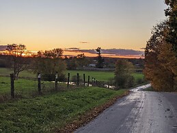 Rustic Modern Cabin w Hot Tub 1 5 hrs From NYC