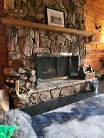 Rustic Modern Cabin w Hot Tub 1 5 hrs From NYC