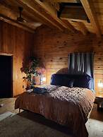 Rustic Modern Cabin w Hot Tub 1 5 hrs From NYC