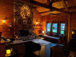 Rustic Modern Cabin w Hot Tub 1 5 hrs From NYC