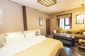 Daocheng Yading Shiruo Hotel
