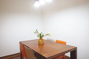 Tyms 2BR Apt Near ITC Xujiahui Line1 11