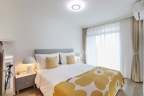 Tyms 2BR Apt Near ITC Xujiahui Line1 11