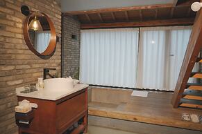 Chunqiu Banshan Leisure Resort