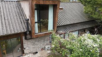 Chunqiu Banshan Leisure Resort