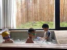 Chunqiu Banshan Leisure Resort