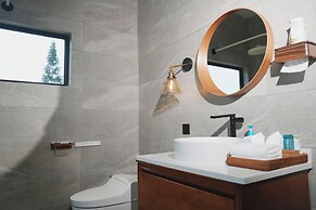 Chunqiu Banshan Leisure Resort