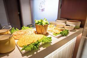 WorldHotel Quancheng Sqr Kuanholi Branch