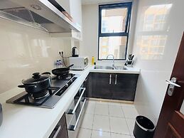 Tyms 2BR with Kitchen 5min to Metro