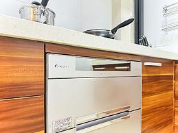 Tyms 2BR with Kitchen 5min to Metro