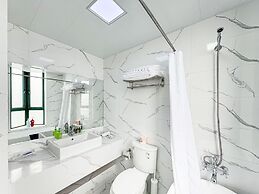 Tyms 2BR 2BA Apt Near MetroCity Line 1 9