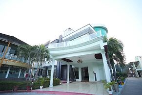 Hotel Drona Palace