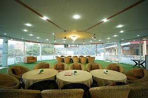 Hotel Drona Palace