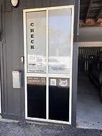 Agnes palms motel