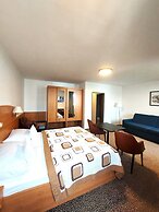 Hotel Avion