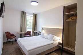 Hotel Avion