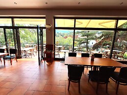 Hotel Avion