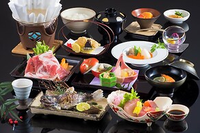 Matsusaka Wanwan Paradise Mori No Hotel