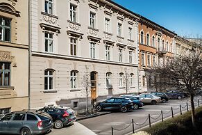 Mezzanine Studio - LoftAffair