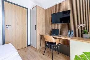 Zeus Apartments