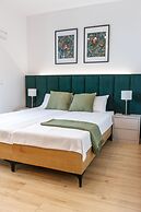 Zeus Apartments