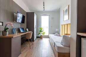 Zeus Apartments