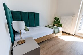 Zeus Apartments