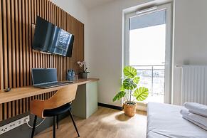 Zeus Apartments