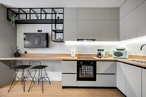 Avia Deluxe Studio- Athens Modern Escape